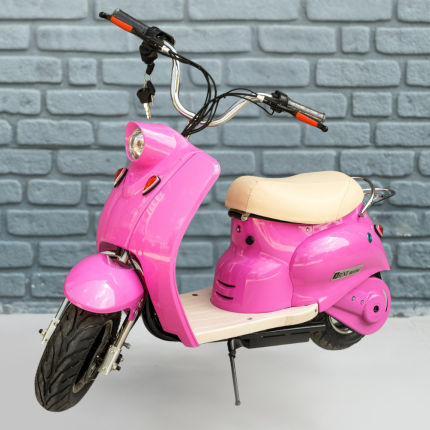 Mini Vespa Pembe